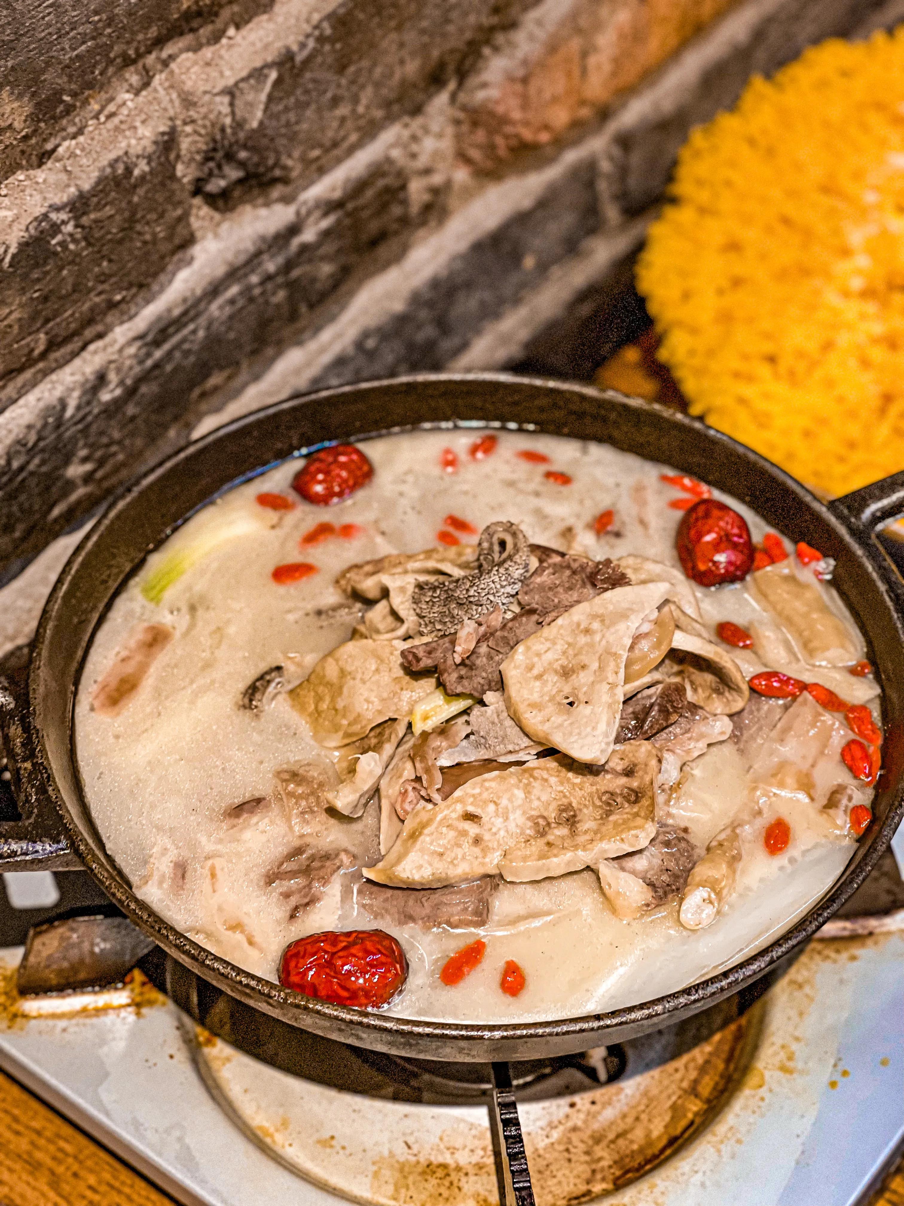 重庆开了30年的宝藏老酒馆‼️热梅酒赞到爆