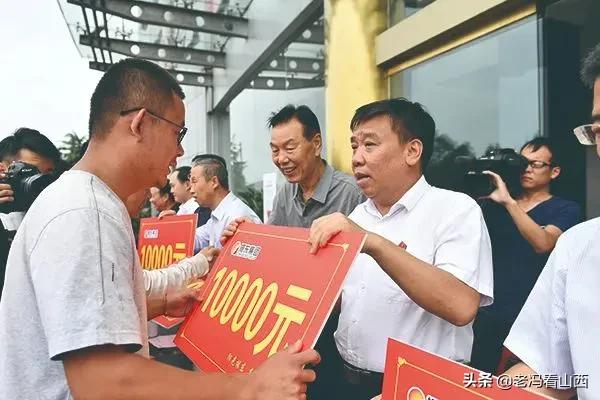 白岩松经典演讲有关智慧,肖东坡经典感悟