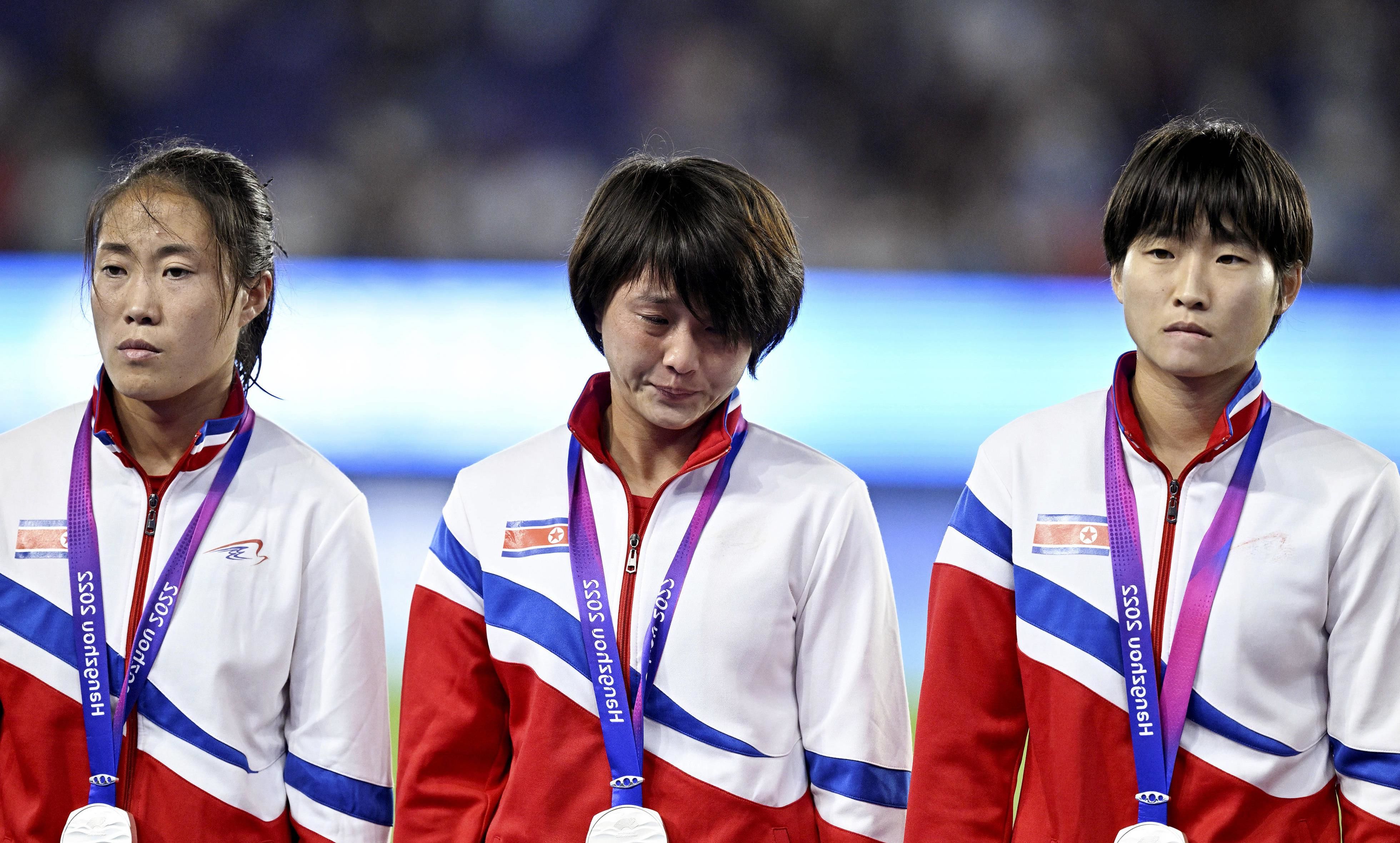 朝鲜运动员亚运会夺冠颁奖典礼,朝鲜对日本女子足球比赛