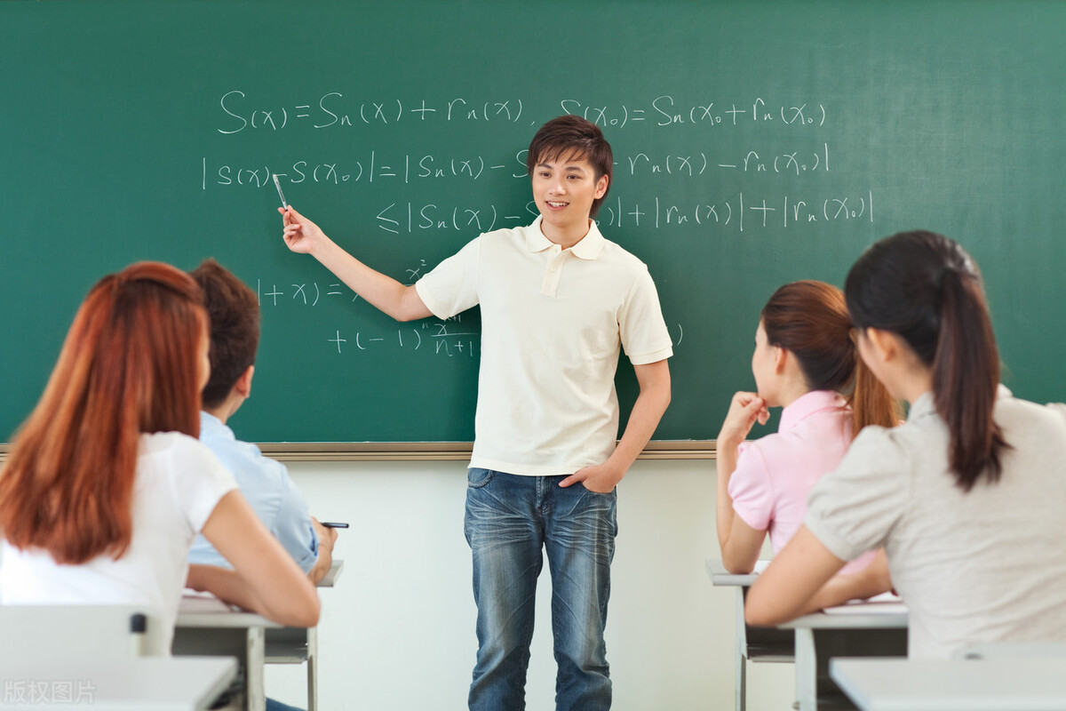 高一学校的家长会发言稿,2022开学线上家长会