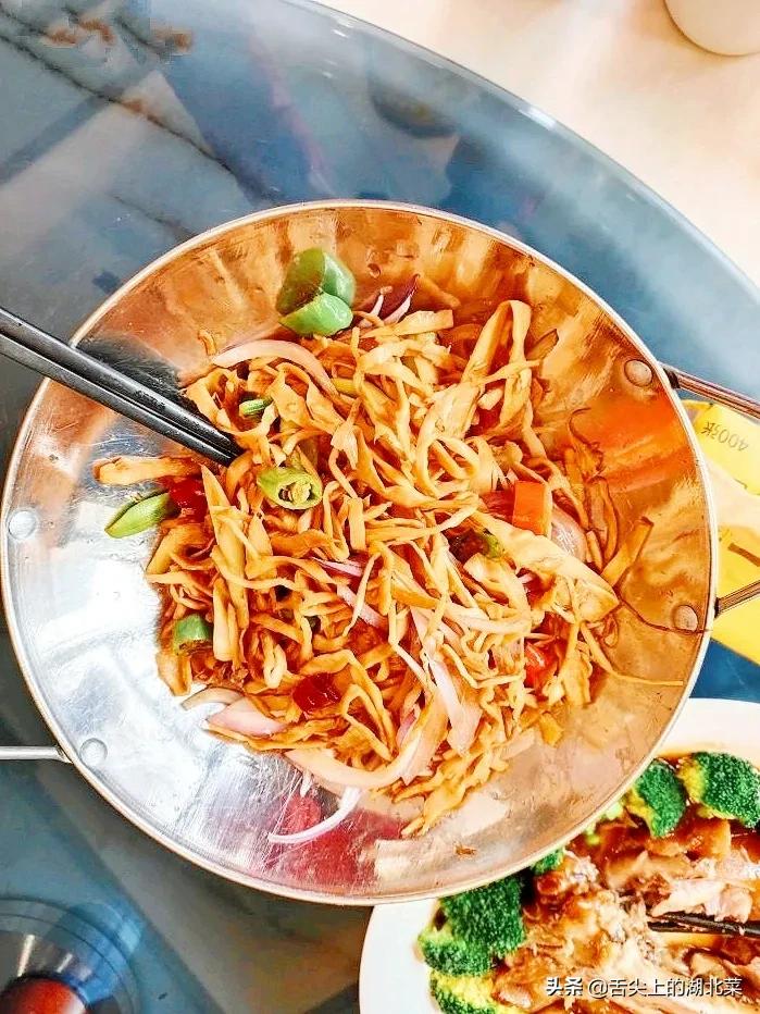 离婚分了1673万,八年没陪父亲吃顿饭,亏欠父母,此恩今生难还