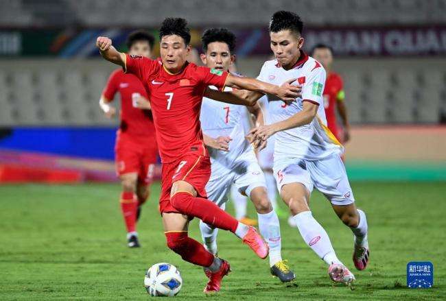 中超联赛一年能挣多少钱,中超球队一年分到多少钱