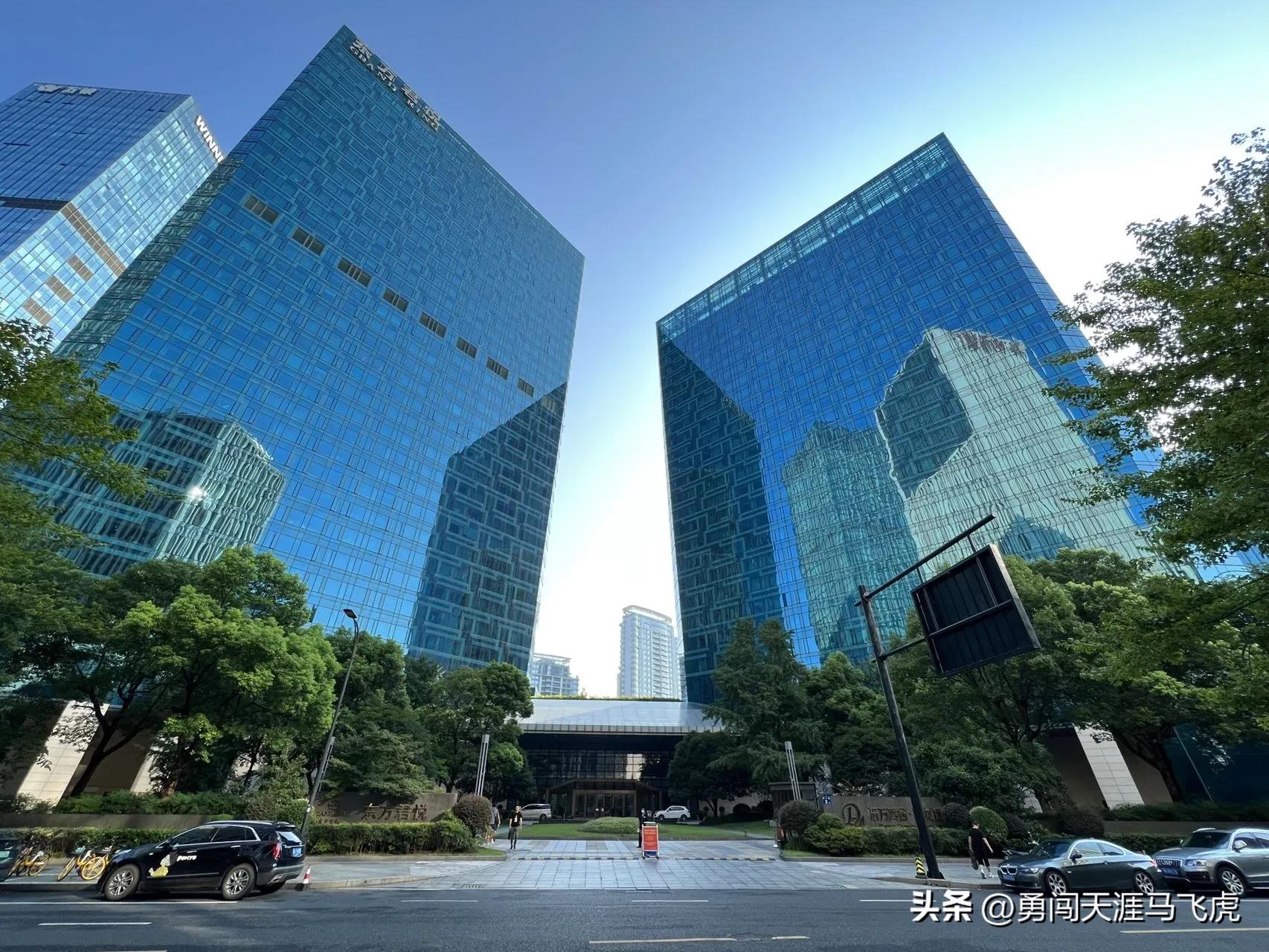 钱塘为伴同君悦日出江花似火红——东方君悦江河汇景观公寓