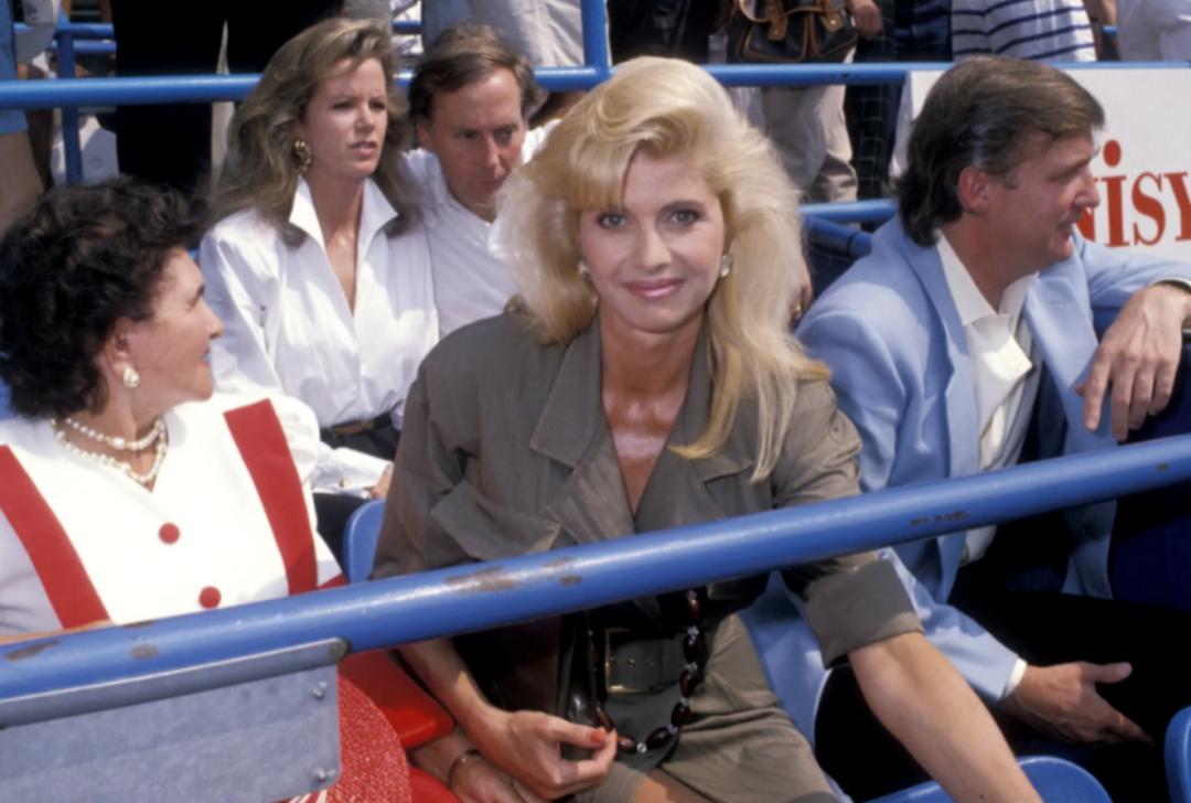 特朗普前妻突然暴毙身亡，她一生离婚4次，为拿绿卡“假”结婚