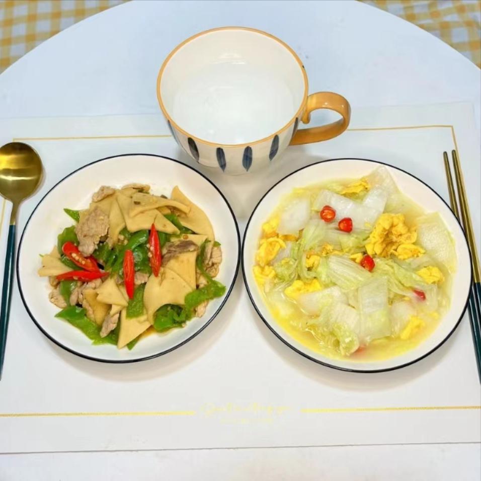 95后小伙一天三餐,95后小伙每天2元吃饭