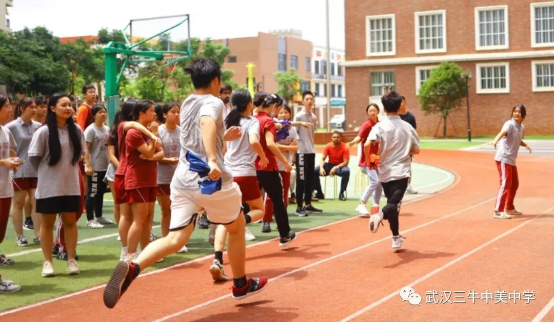 记录毕业典礼的快乐时光,学校毕业典礼上的那些事