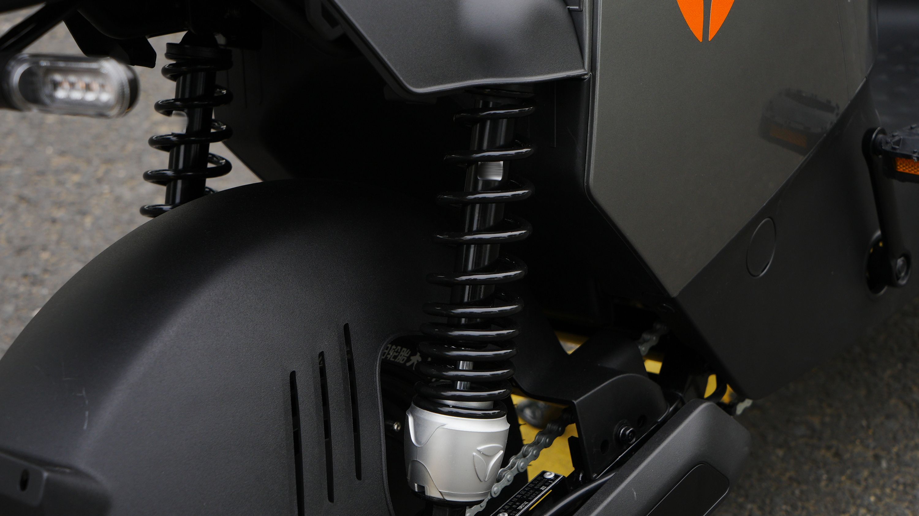 合格的“*男猛**”坐骑什么样？一文看透电动车选购（附实例解析）