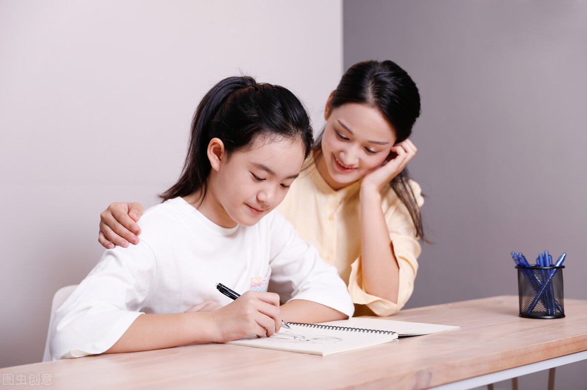 家长如何跟孩子沟通生理期的问题,青春期14岁的孩子怎么沟通和管教