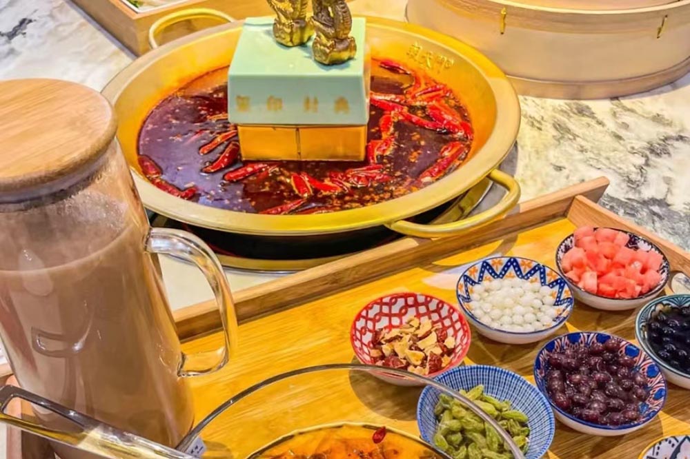 火锅店经营技巧及方法,火锅店门口怎么做吸引注意