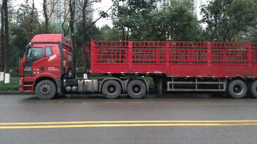 90后卡车夫妻记录卡车生活,1700万卡车夫妻的真实生活