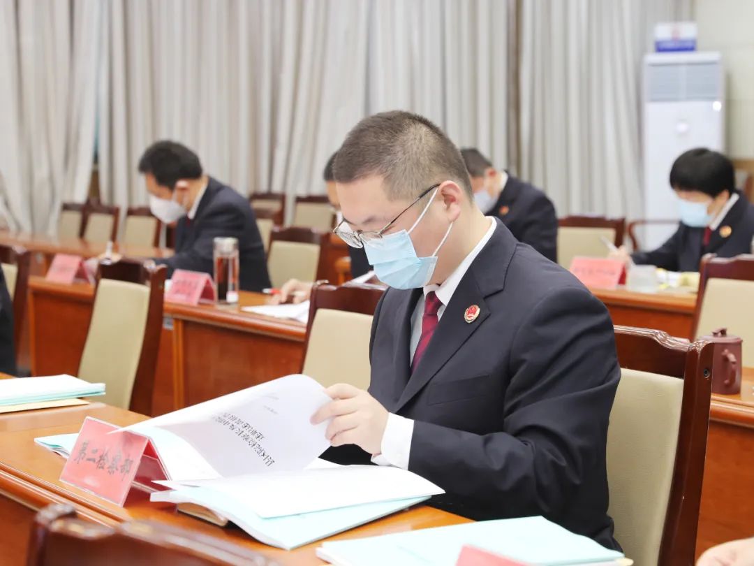 杩拌亴杩板粔鎶ュ憡涓嬫鍔姏鏂瑰悜,杩拌亴璇勮鏅掔瓟鍗峰妤壃甯嗗惎鏂扮▼