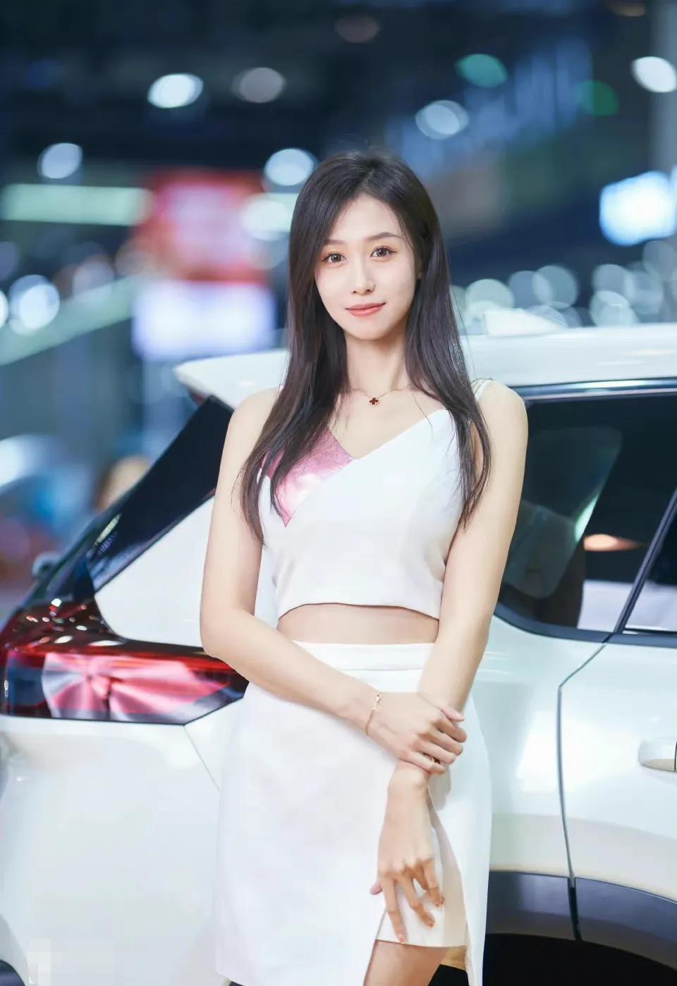 最有亲和力的车模,有亲和力车模