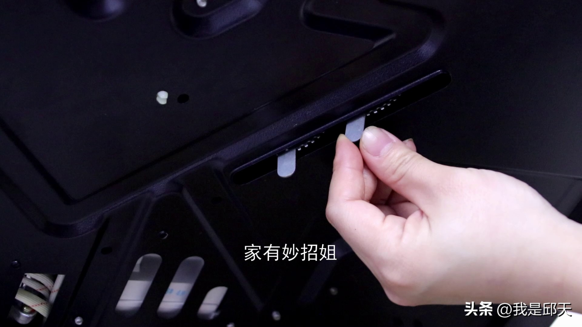 老板的燃气灶怎么调火焰调成蓝色,燃气灶火焰蓝色与红色的区别