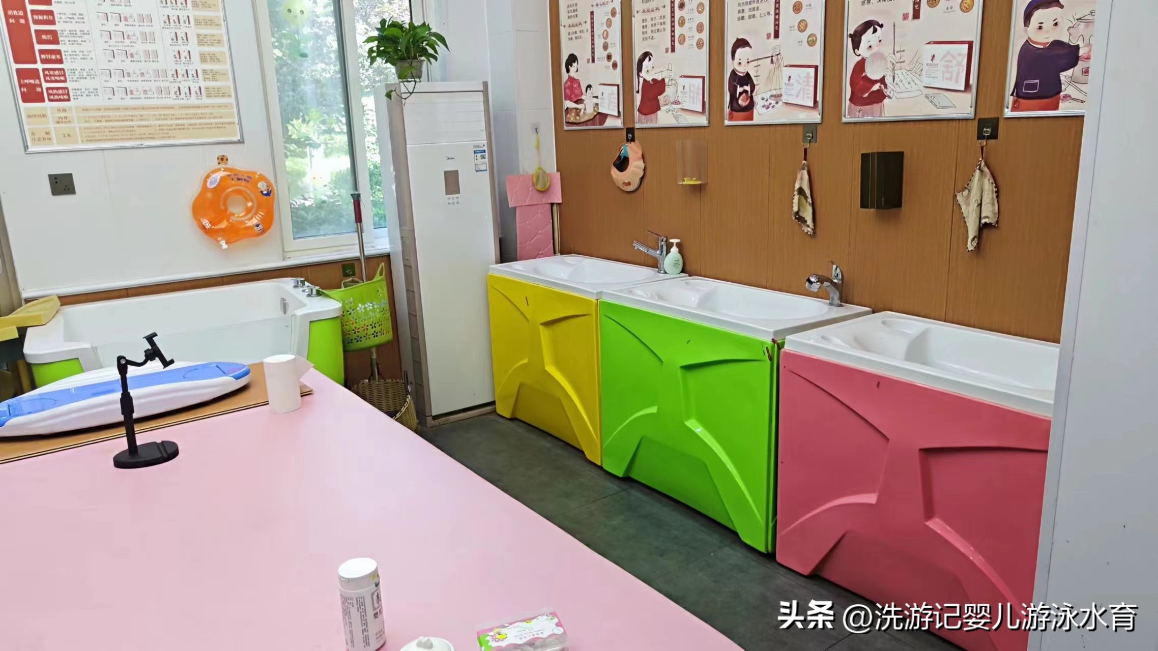 开宝宝游泳馆一年至少能赚多少钱,开婴儿游泳馆赚钱吗