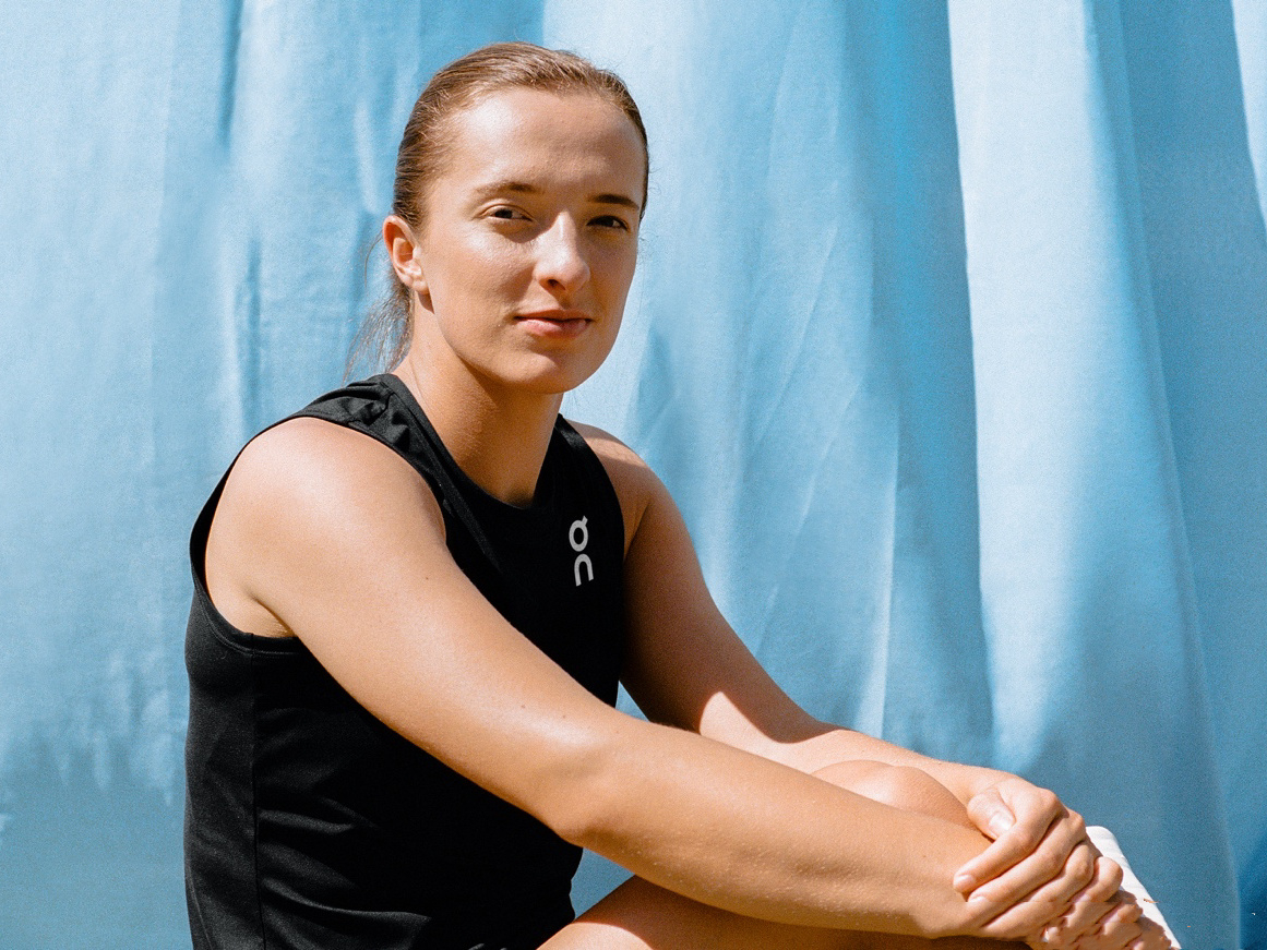 费德勒昂跑联名,费德勒为网球代言