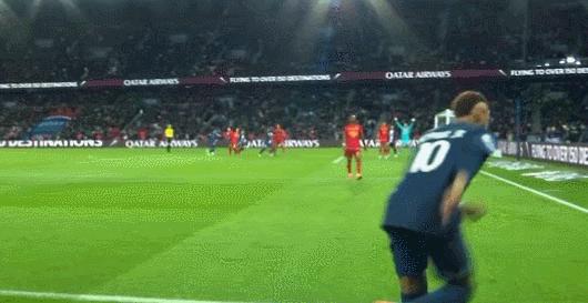 梅西大巴黎首粒进球波帅,梅西任意球绝杀里尔巴黎教练