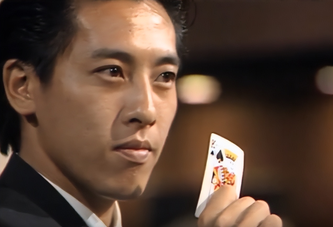 过气老艺人窘境,老戏骨沦落直播带货还债