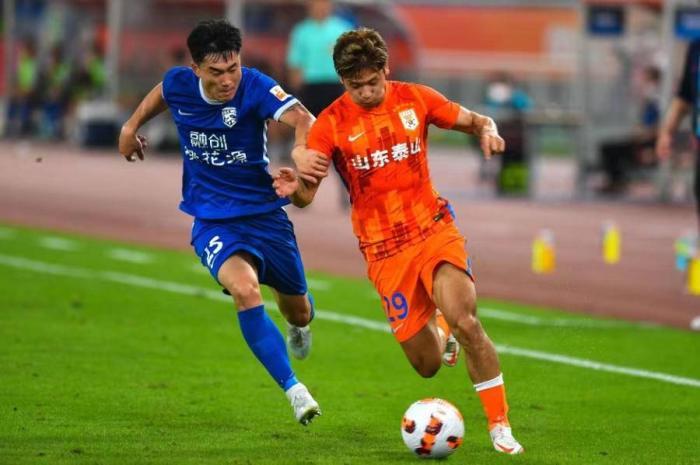 武汉三镇成都蓉城裁判,武汉三镇vs成都蓉城手球争议解说