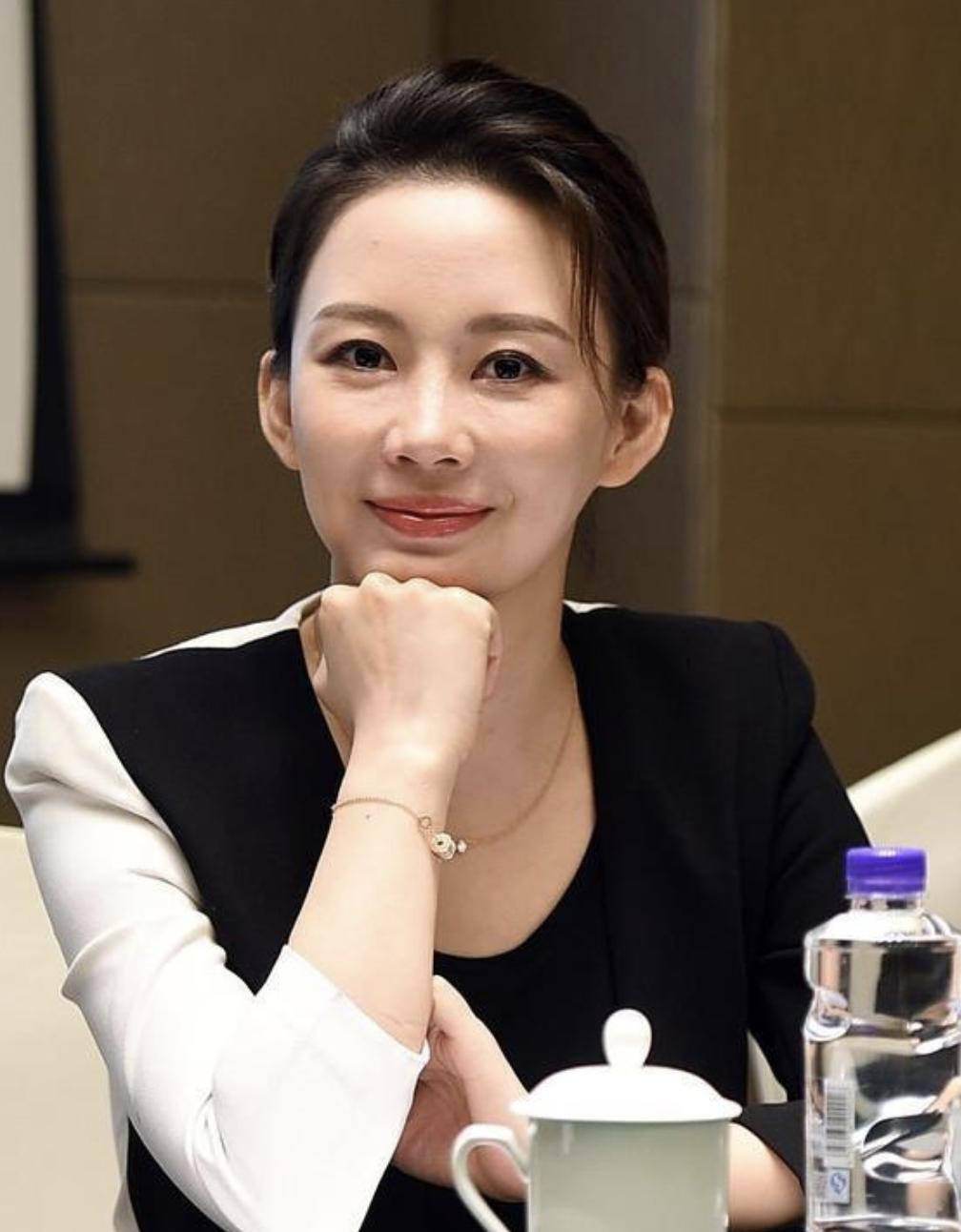 九球天后潘晓婷成长过程,九球天后潘晓婷市值