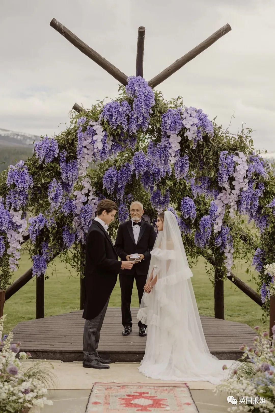 维密超模笑容甜美,维密甜美超模与英国贵公子结婚