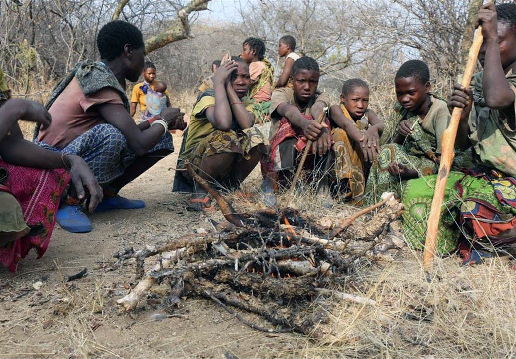 美国100年没救成的非洲小国，被中国用3年救回后，奉上大礼作回报