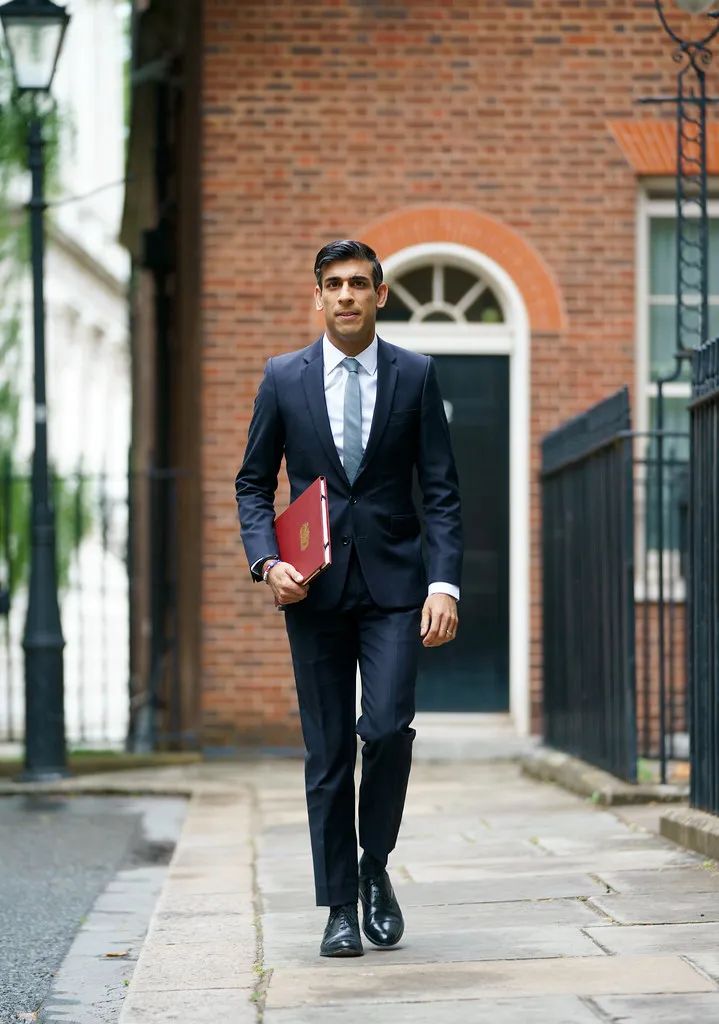 前英国首相苏纳克,英国现任首相苏纳克的成就