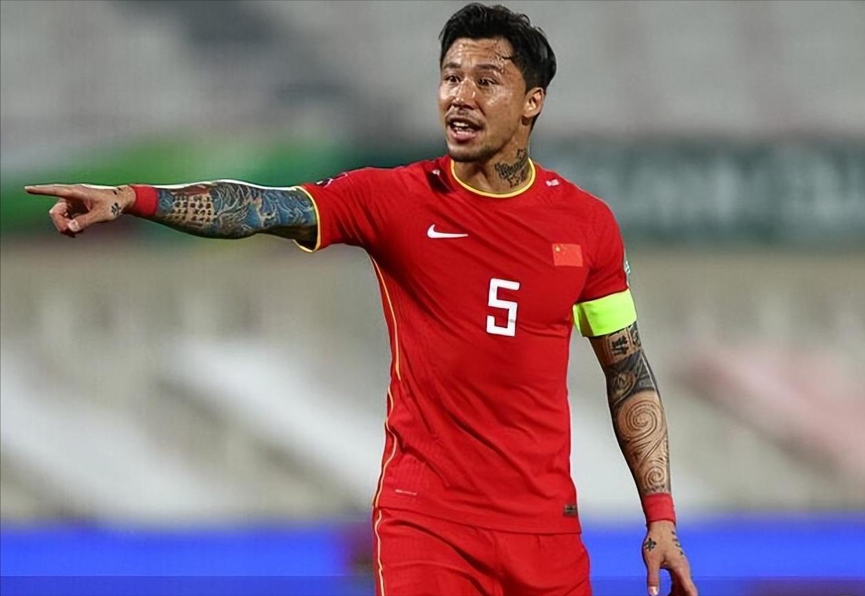 张琳芃的自摆乌龙将国足推入困境,男足迎战韩国张琳芃