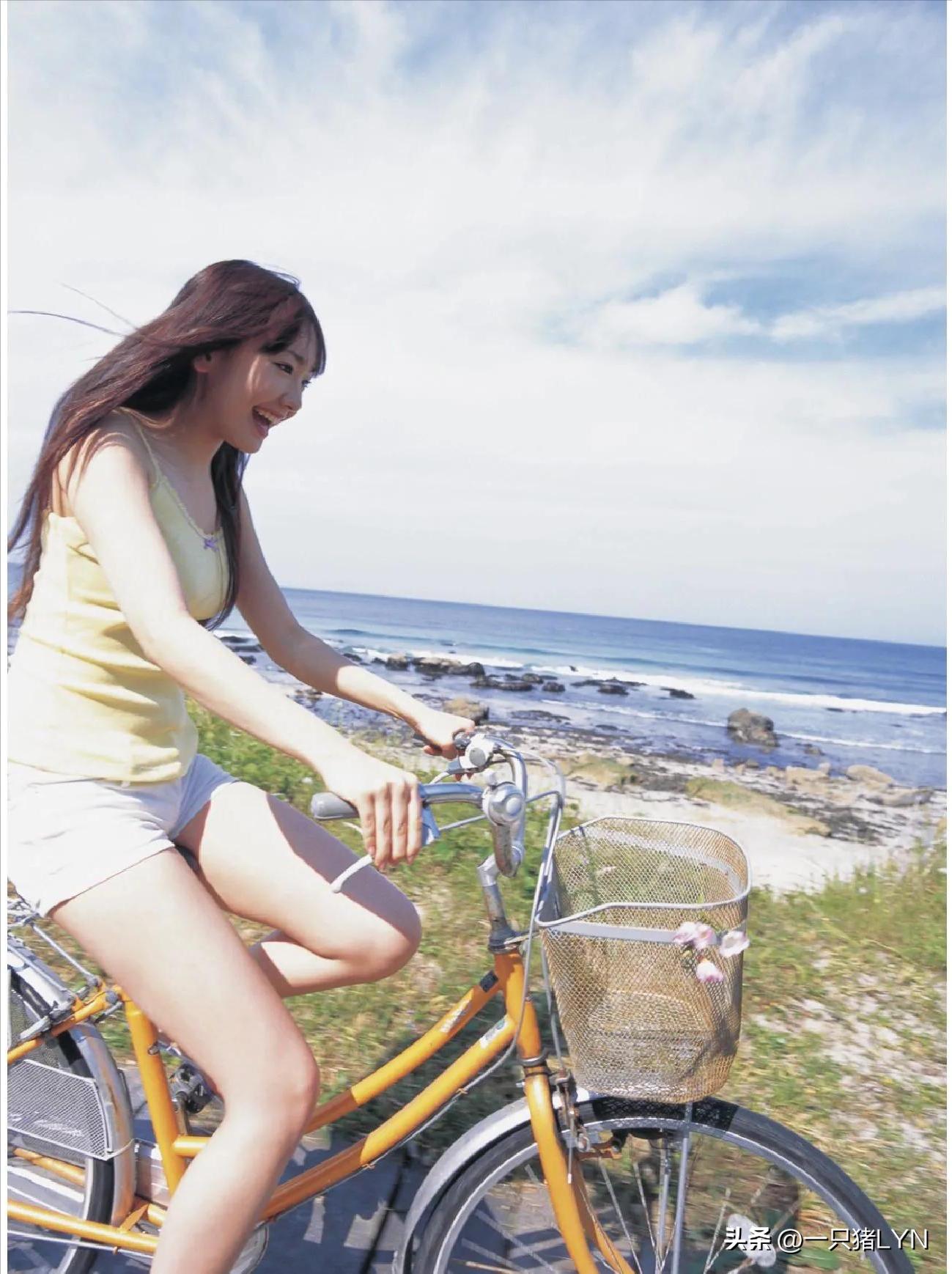 表妹很可爱,突然觉得表妹很漂亮喜欢上她