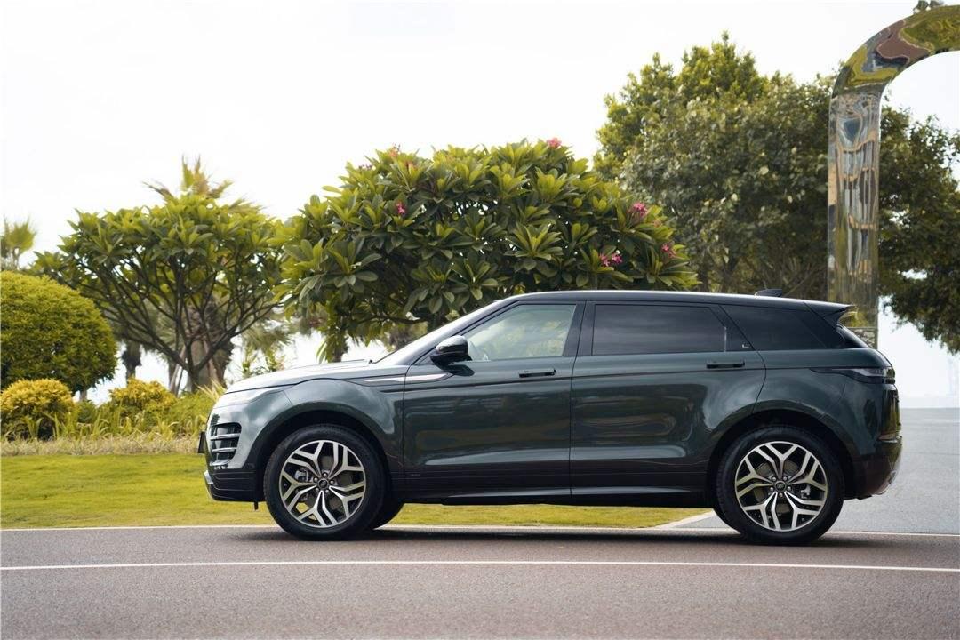 试驾全新路虎揽胜极光奢华版,细说路虎揽胜极光