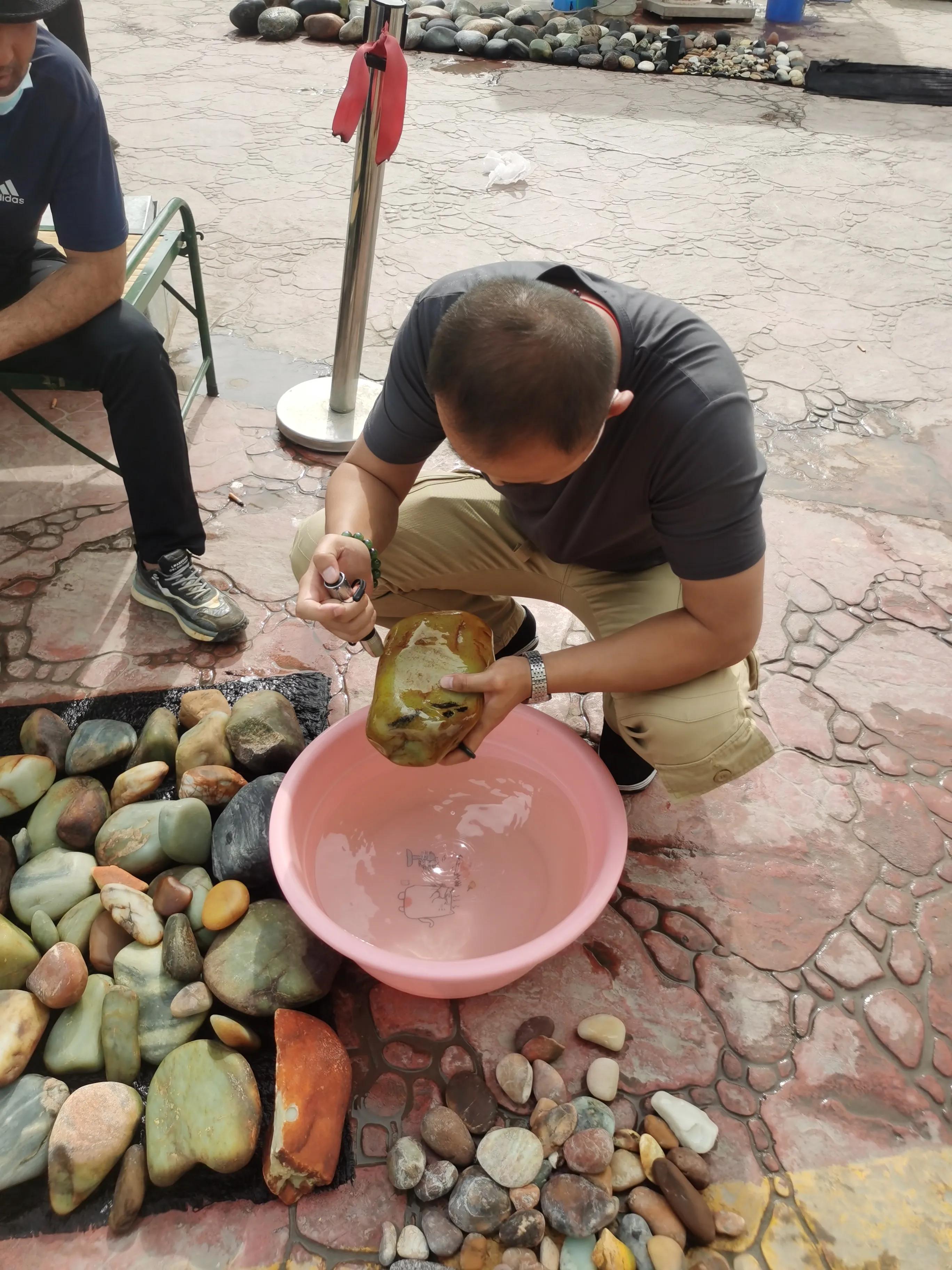 和田玉石新消息,今年是最难的一年该何去何从