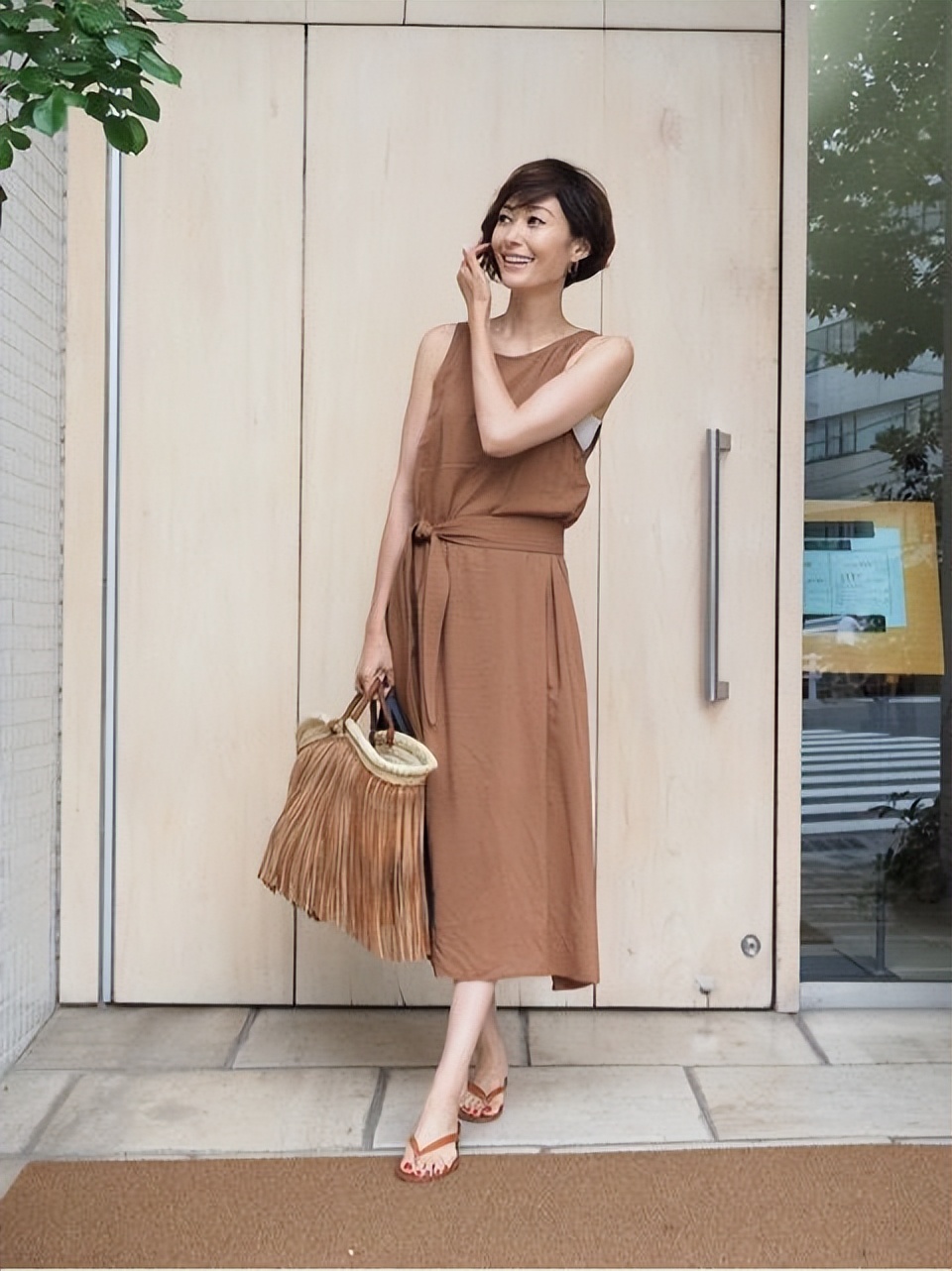 日常穿搭用基础款也打造时髦穿搭,让女人时髦高级感的穿搭技巧