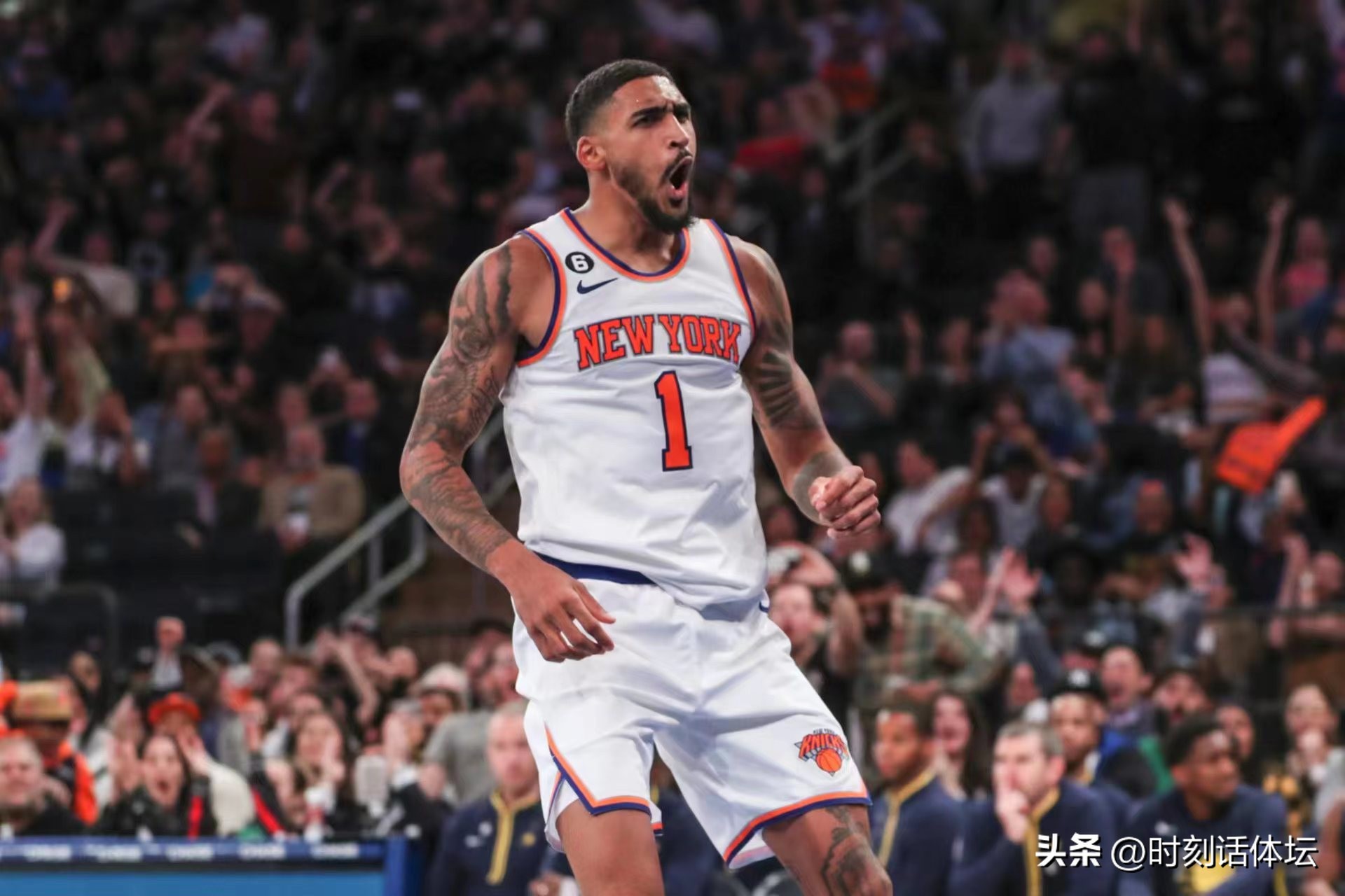 库里三节11记三分惊呆kd,穿30号打篮球