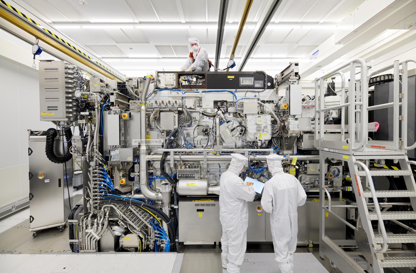 光刻机巨头asml欲在海外扩张,光刻机巨头asml被传将离开荷兰