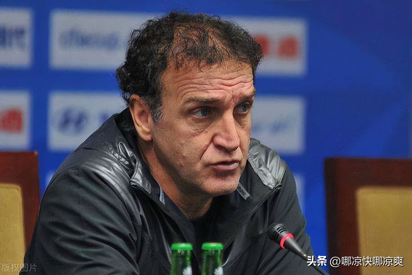 多拉多冲撞主裁染红,多拉多撞翻裁判完整