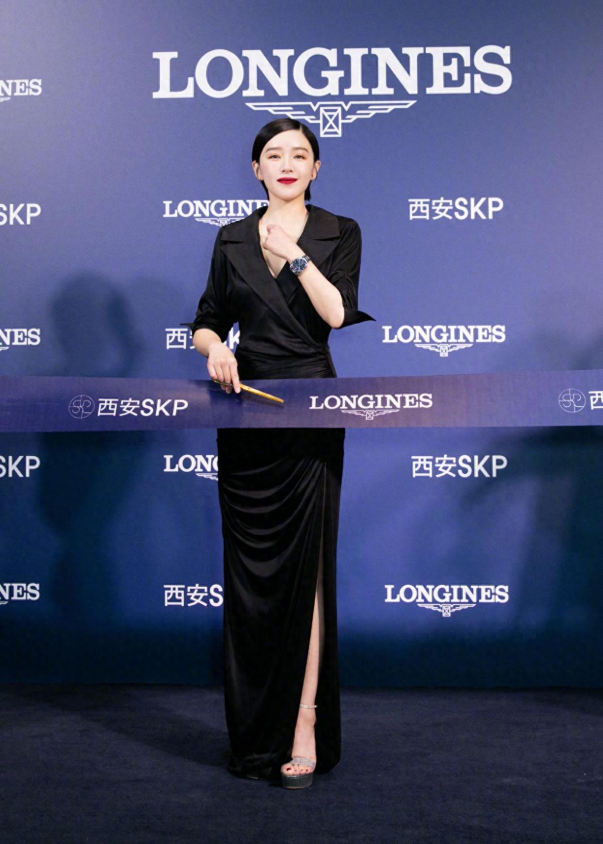 宽松热裤走光*拍偷**阚清子“有毒”吗？分手后衣服美得让人移不开