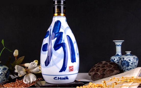 送礼送白酒好还是红酒好,为什么送礼送白酒是双送红酒是单