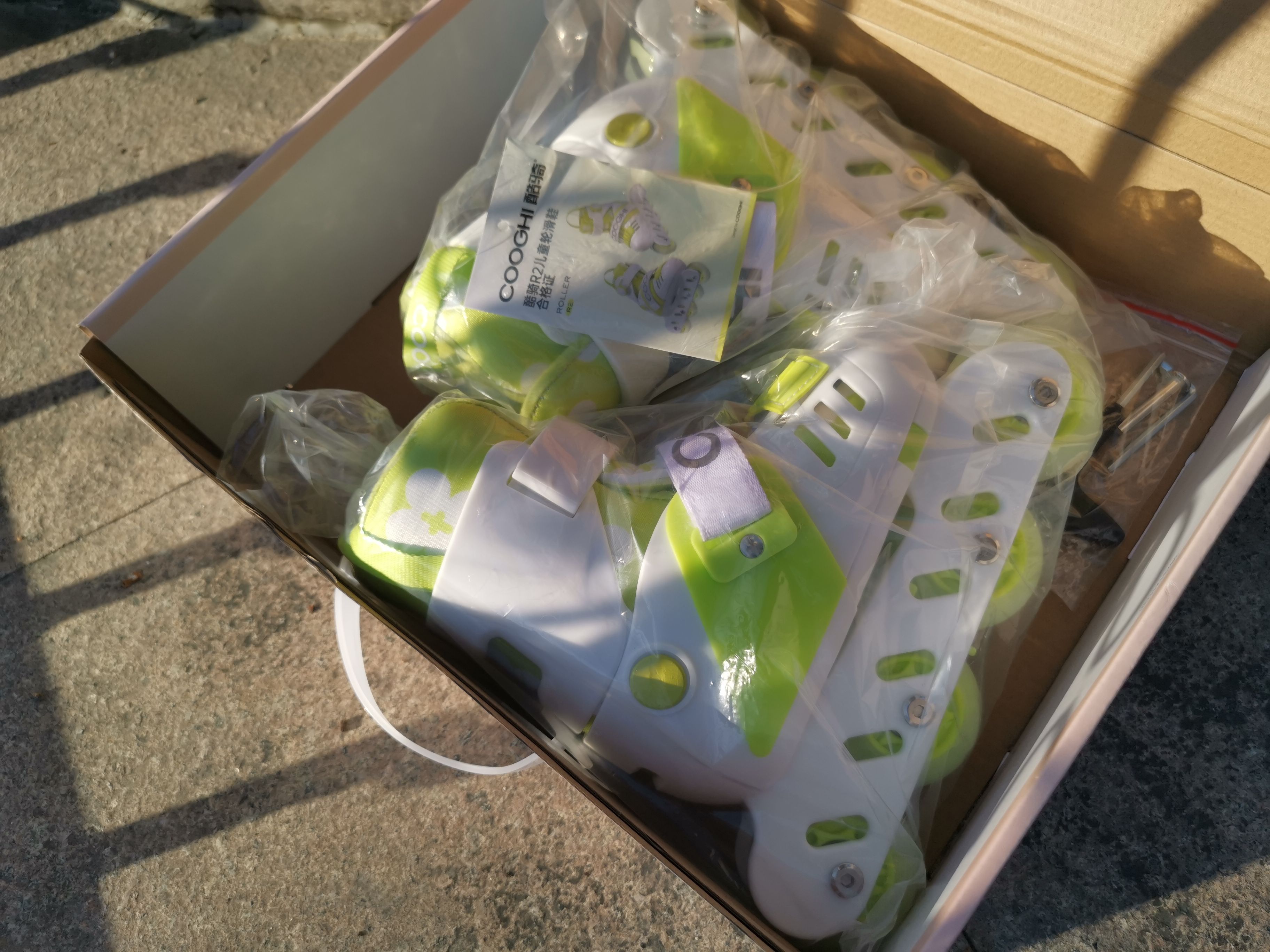 酷骑轮滑鞋r1r2,轮滑初学者适合哪种轮滑鞋