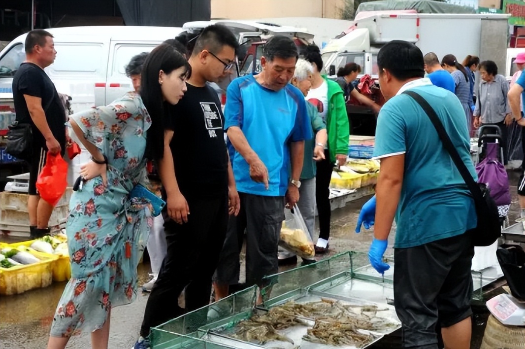 虾背上的虾线吃了会怎么样,虾线是虾的粪便吗可以吃吗