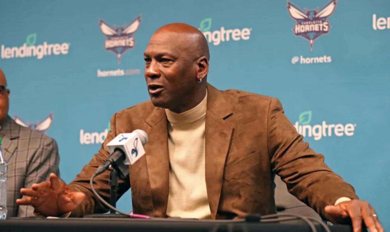 乔丹从黄蜂挣多少钱,詹姆斯和乔丹商业价值