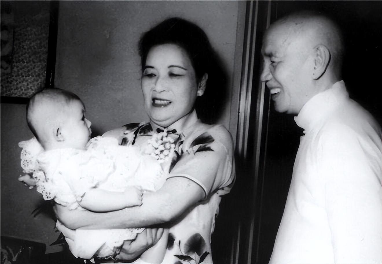 宋美龄游武当山遇老道,宋美龄去武当山游玩