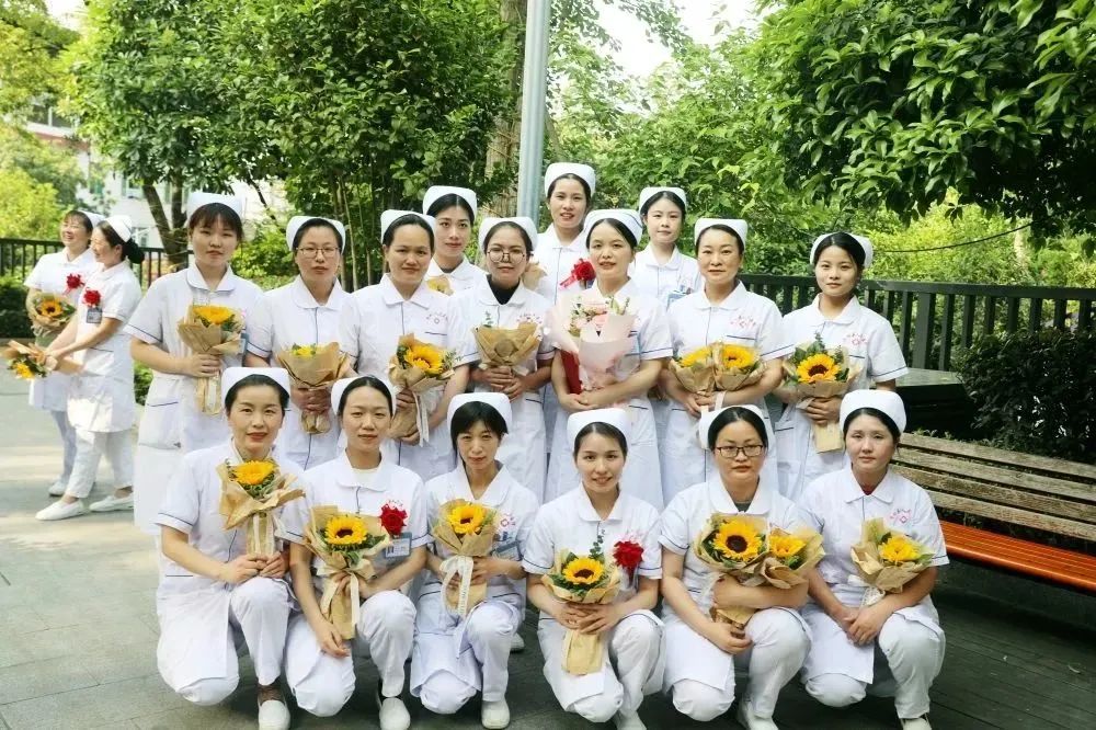 发展护士队伍改善护理服务的感悟,发展护士队伍改善护理服务1500字