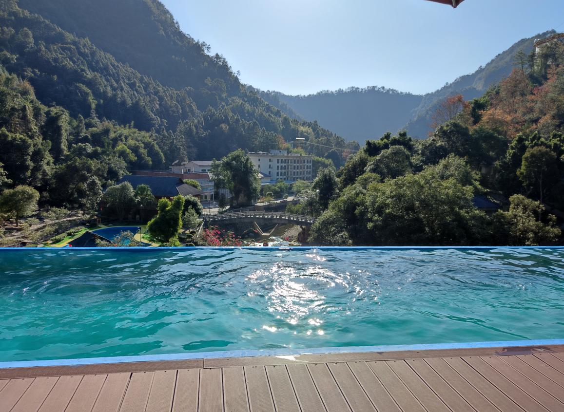 清远避暑温泉山庄,清远森林温泉