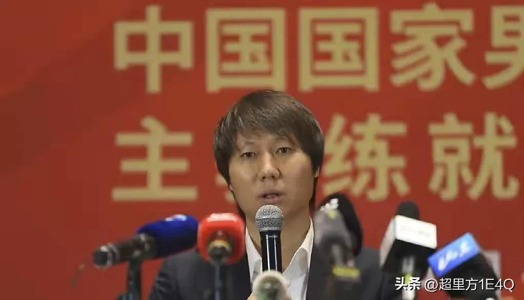 巴西国足薪资水平,中国男足和巴西足球的收入对比