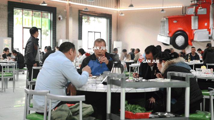 “搞什么，这大排档开到9点，老板就叫我走？”