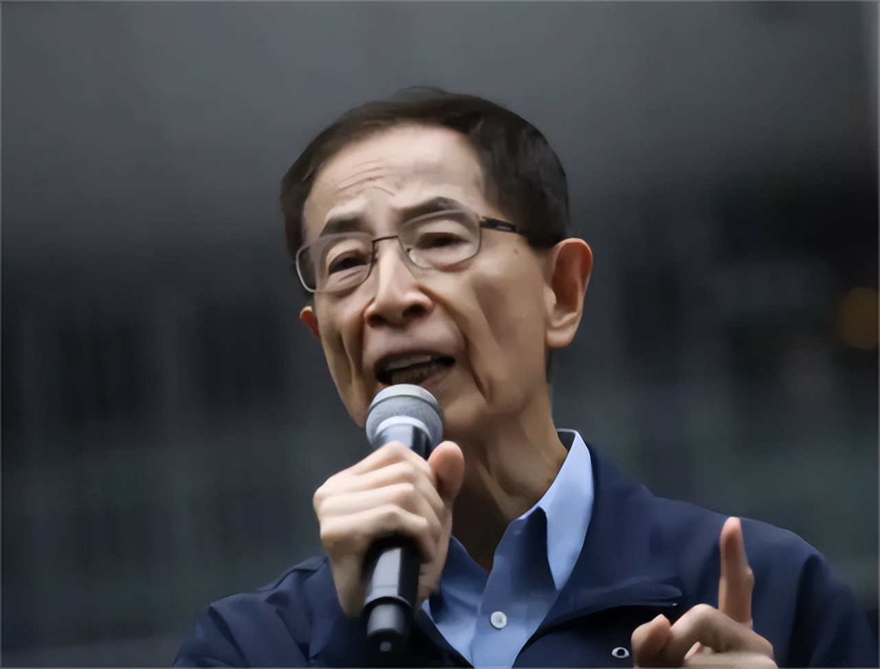 港独黄之锋：美国一手扶持的“提线木偶”，靠*华反**反港换名利双收