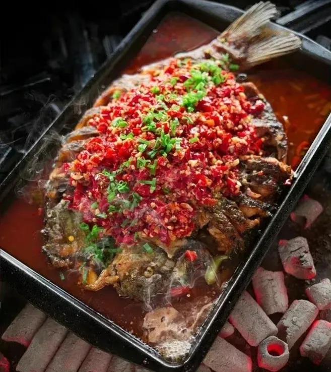 来万州吃一次正宗万州烤鱼,万州烤鱼什么味道正宗好吃