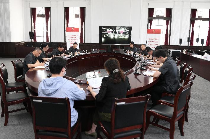 上海一小区私占车位,上海一小区车位