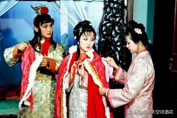 金玉良缘木石前盟寓意,金玉良缘木石前盟出处