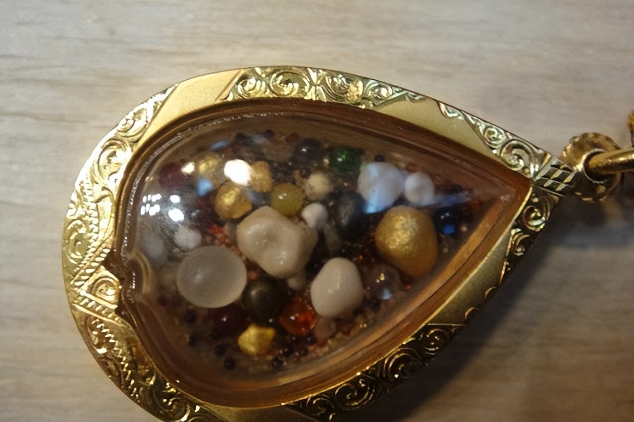 从科学的角度来解释舍利子,舍利子形成的五大原理推测