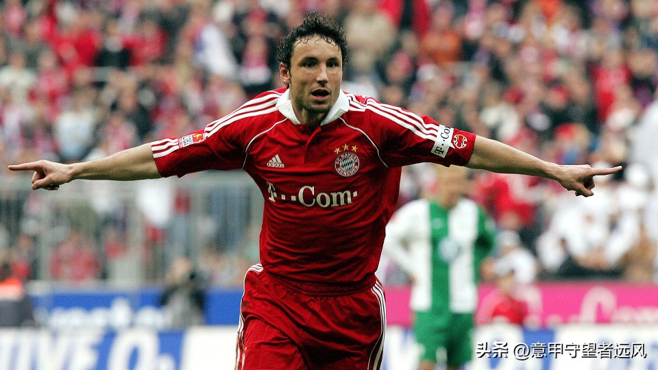 每日转会：荷兰传奇中场俩儿子齐跳槽弟弟签荷甲豪强哥哥去比乙